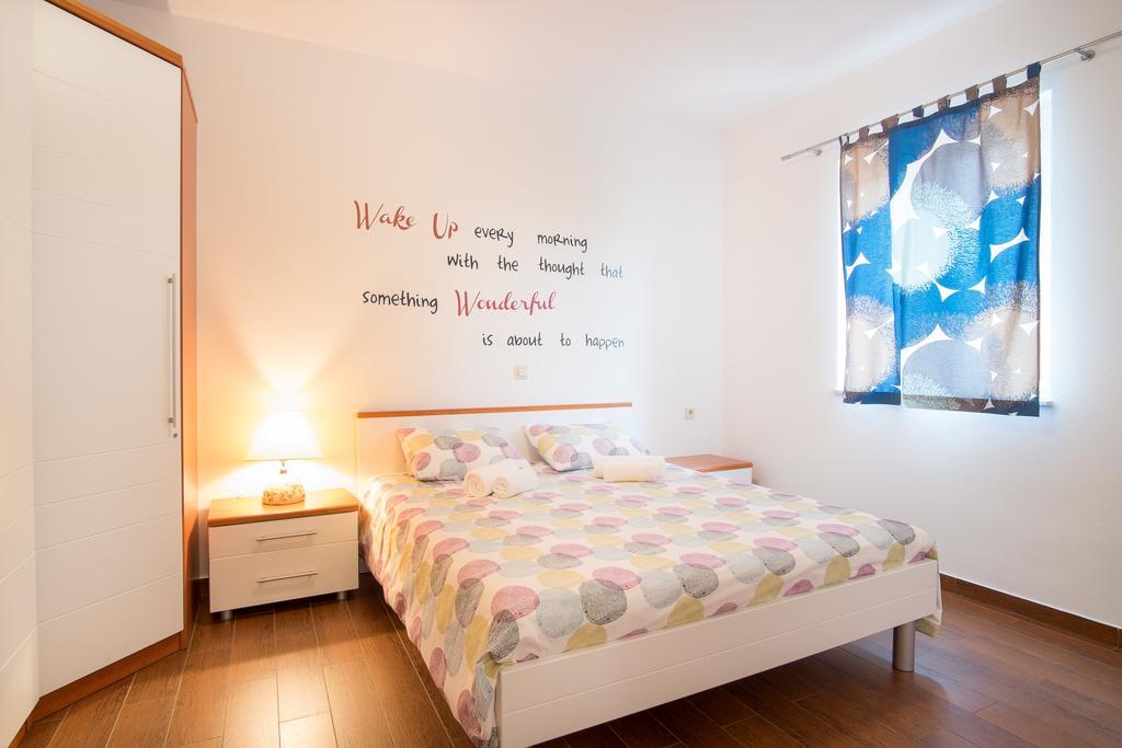 The Golden Island Apartments Krk Town Habitación foto