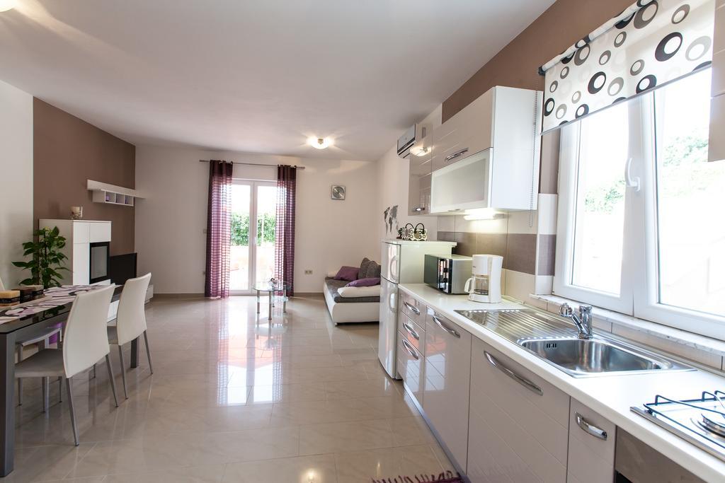 The Golden Island Apartments Krk Town Habitación foto