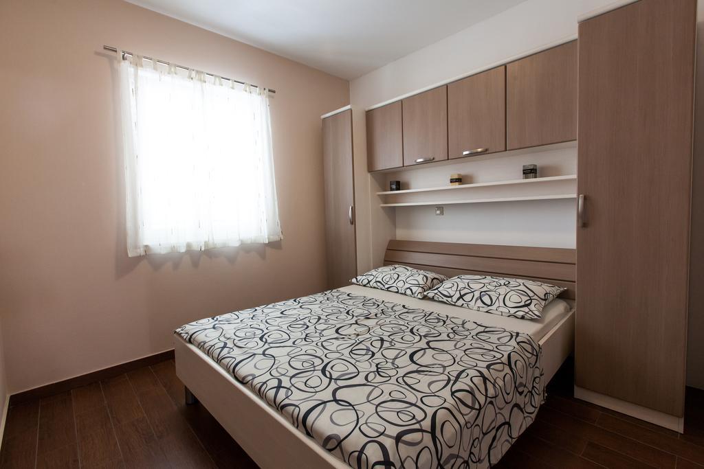 The Golden Island Apartments Krk Town Habitación foto